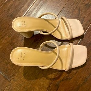 Nude heels. Only worn once !!!